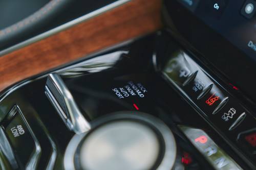 Jeep Grand Wagoneer L Series III 4dr SUV Interior Detail