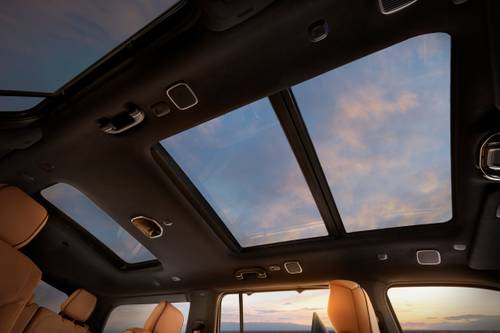 Jeep Grand Wagoneer L Series III 4dr SUV Interior Detail