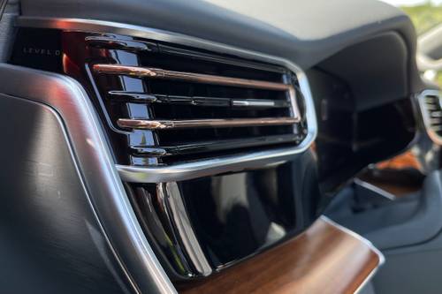 Jeep Grand Wagoneer L Series III 4dr SUV Interior Detail