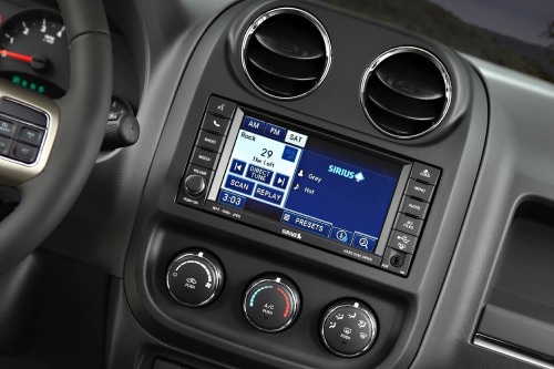 2016 Jeep Patriot Latitude 4dr SUV Center Console