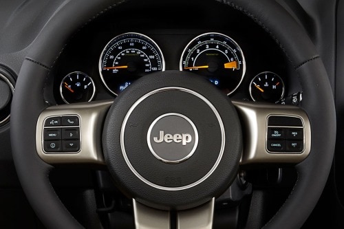 2016 Jeep Patriot Latitude 4dr SUV Gauge Cluster Shown
