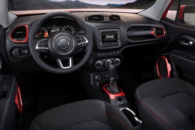 Used 2017 Jeep Renegade Laude Suv Review Ratings Edmunds 2017 Jeep Renegade Trailhawk 4dr Suv Dashboard Shown