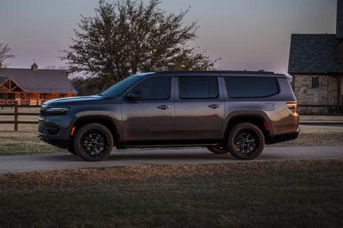 Jeep Wagoneer L Series II Carbide 4dr SUV Profile