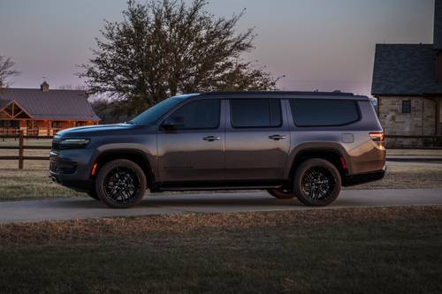 2025 Jeep Wagoneer L Series II Carbide 4dr SUV Profile