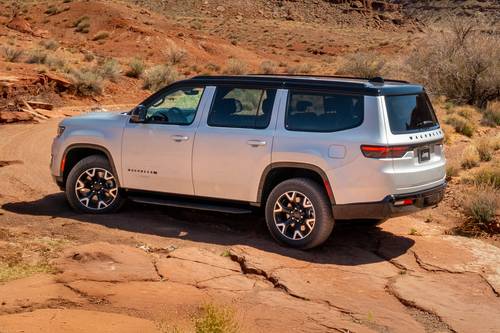 2025 Jeep Wagoneer Series II Overland 4dr SUV Exterior
