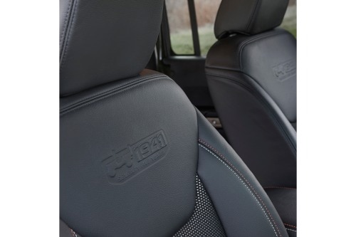 2016 Jeep Wrangler Unlimited 75th Anniversary Convertible SUV Interior Detail