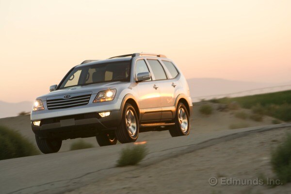 2009 Kia Borrego EX V8 4x4 Road Test