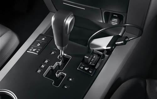 2009 Kia Borrego EX Center Console
