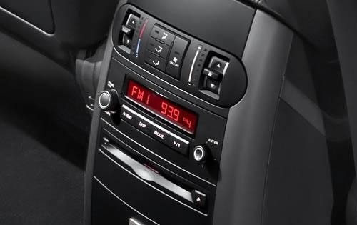 2009 Kia Borrego EX Rear Climate and Audio Control Detail