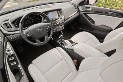 Used 2016 Kia Cadenza Limited Sedan Review Ratings Edmunds 2016 Kia Cadenza Limited Sedan Dashboard