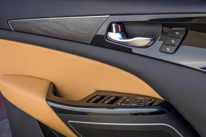 2020 Kia Cadenza Limited Sedan Interior Detail