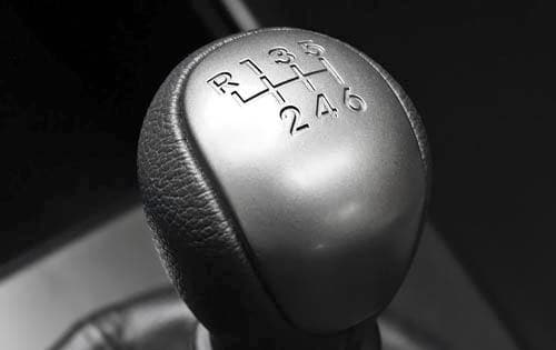 2011 Kia Forte Koup SX Shifter Detail