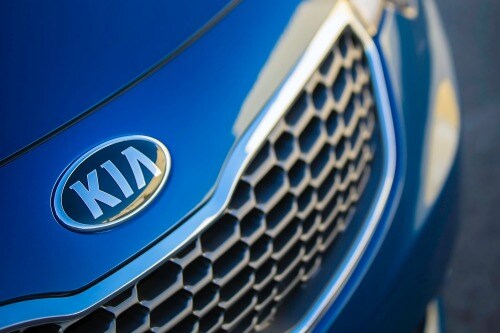 2014 Kia Forte EX Sedan Front Badge Shown