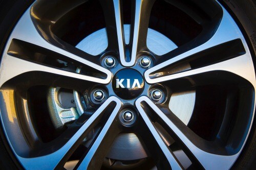 2014 Kia Forte EX Sedan Wheel Shown