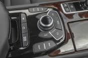 Kia K900 Luxury Sedan Aux Controls