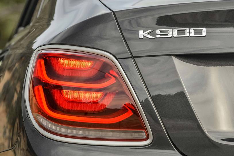 Kia K900 Luxury Sedan Rear Badge Kia K900 Luxury Sedan Rear Badge