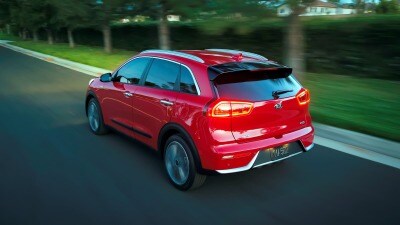 2018 Kia Niro Fe Suv Review Ratings Edmunds The 2018 Kia Niro Hybrid Crossover Suv Shown In Red Comes With Front