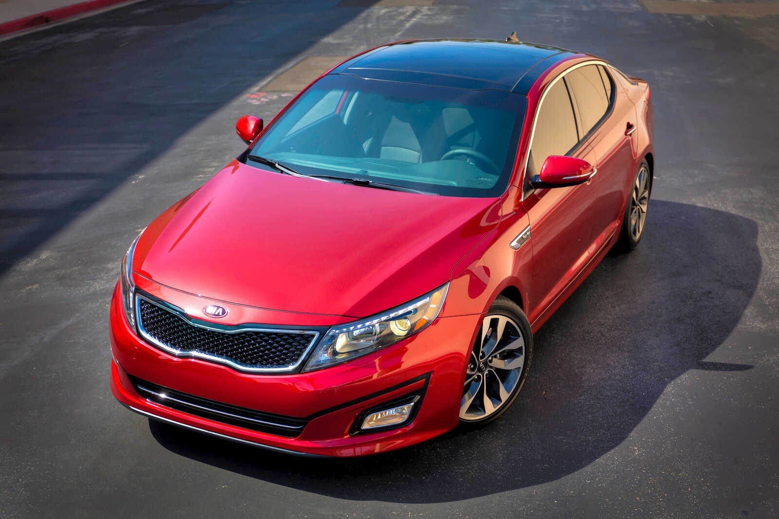 2015 Kia Optima Earns Five-Star Safety Rating From Federal Government |  Edmunds