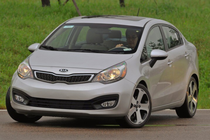 12 Kia Rio First Drive Edmunds