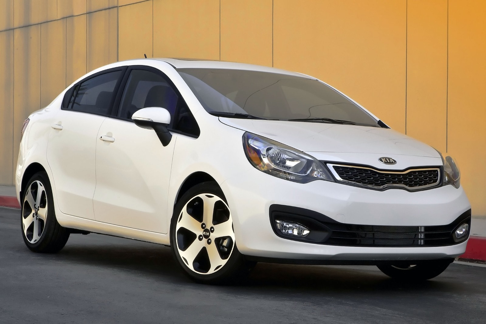 Used 12 Kia Rio Sedan Review Edmunds