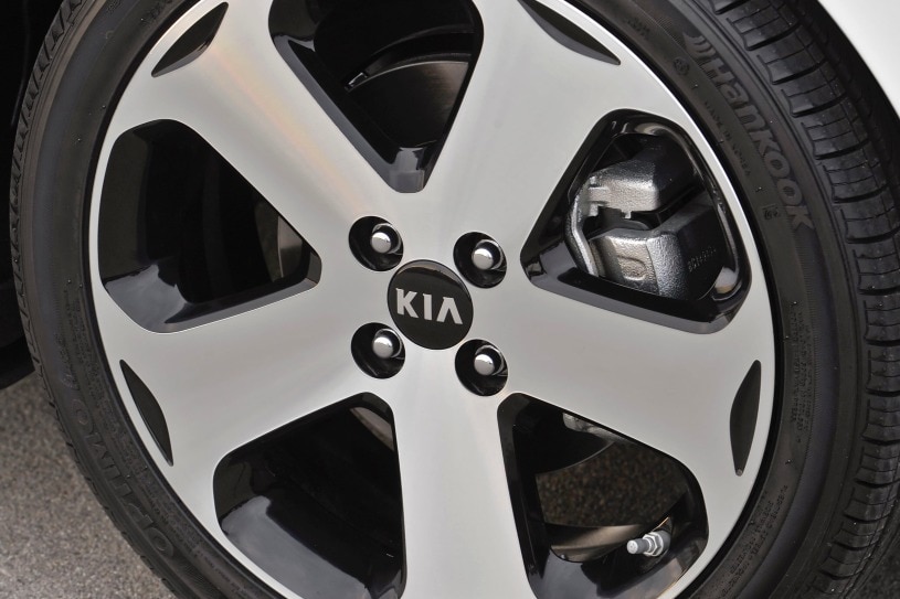 2015 Kia Rio Pictures - 113 Photos | Edmunds