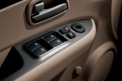 2007 Kia Rondo EX Wagon Interior Detail