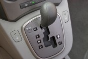 2007 Kia Rondo EX Wagon Shifter