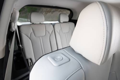 2021 Kia Sorento Hybrid EX 4dr SUV Interior Detail