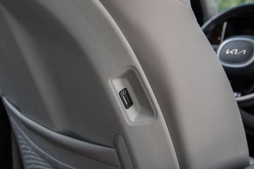 Kia Sorento Hybrid EX 4dr SUV Interior Detail