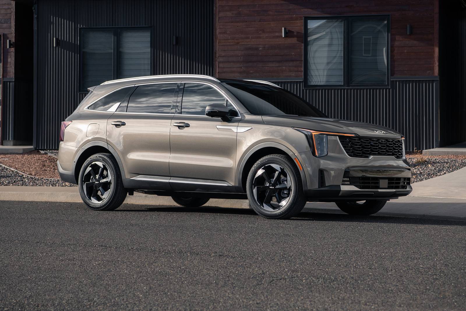 2025 Kia Sorento Plug-In Hybrid Prices, Reviews, and Pictures | Edmunds