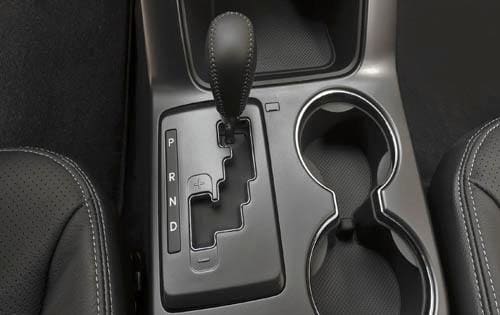 2011 Kia Sorento SX Shifter Detail