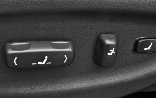 2011 Kia Sorento SX Seat Controls Detail