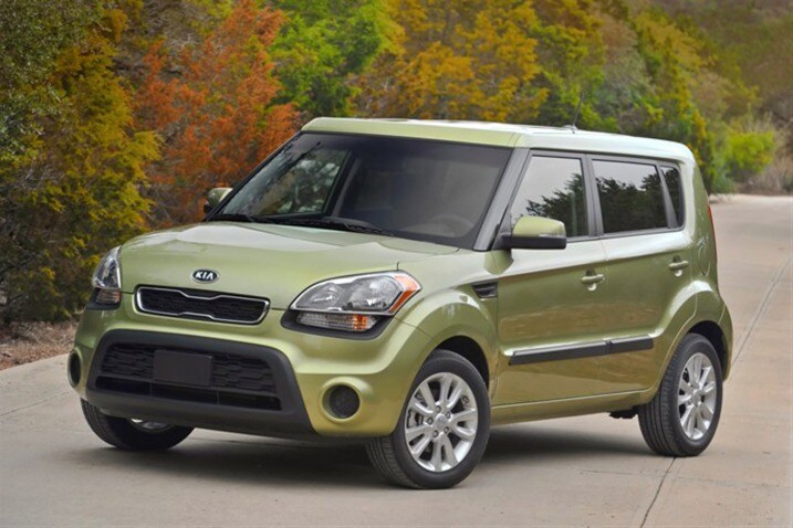 2010 13 Kia Soul Recalled For Headliner Plate Problem Edmunds 2010 13 Kia Soul Recalled For Headliner Plate Problem