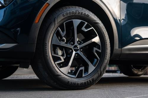 Kia Sportage Hybrid EX 4dr SUV Wheel