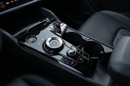 2023 Kia Sportage Plug-In Hybrid X-Line Prestige 4dr SUV Shifter