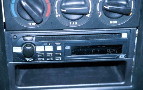 2000 Kia Sportage Center Console