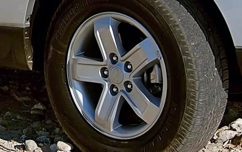2009 Kia Sportage EX Wheel Detail