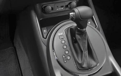 2011 Kia Sportage EX/SX Shifter Detail
