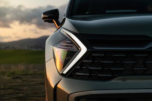 2024 Kia Sportage X-Pro 4dr SUV Headlamp Detail