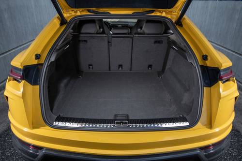 Lamborghini Urus 4dr SUV Cargo Area
