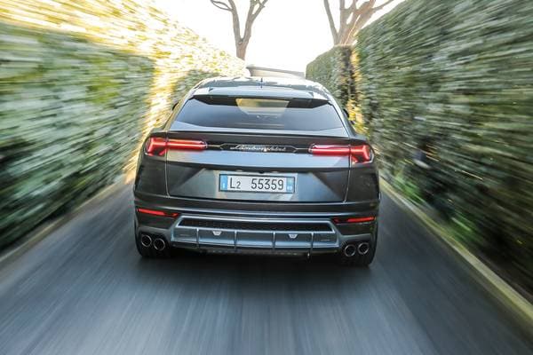2019 Audi Q8 Vs 2019 Lamborghini Urus