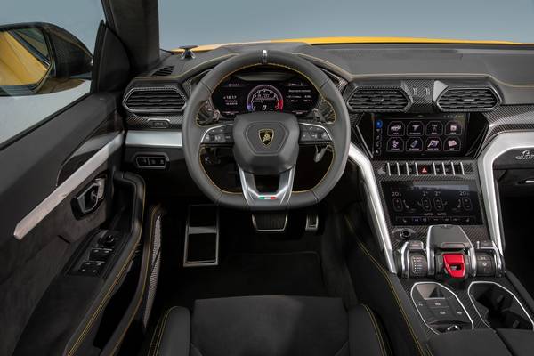 2019 Audi Q8 Vs 2019 Lamborghini Urus