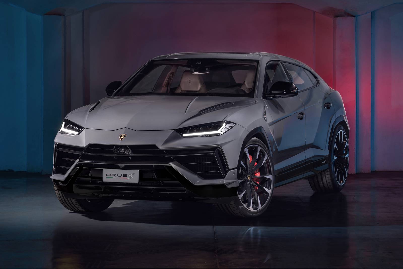 2023 Lamborghini Urus Review & Ratings | Edmunds