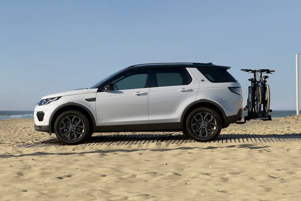 2020 Infiniti Qx60 Vs 2019 Land Rover Discovery Sport