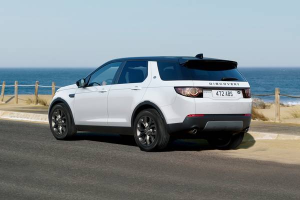 2019 Land Rover Discovery Sport Vs 2019 Lexus Rxl