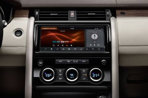 Land Rover Discovery HSE Luxury Td6 4dr SUV Center Console
