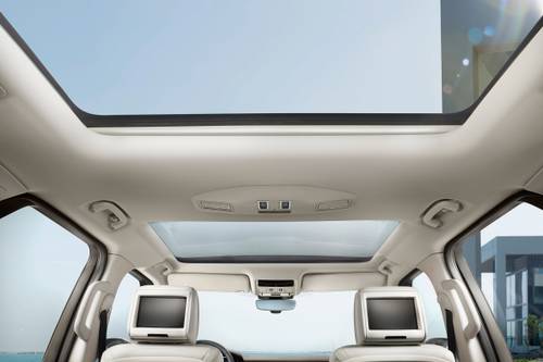 Land Rover Discovery HSE Luxury Td6 4dr SUV Interior Detail