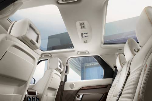 Land Rover Discovery HSE Luxury Td6 4dr SUV Interior Detail