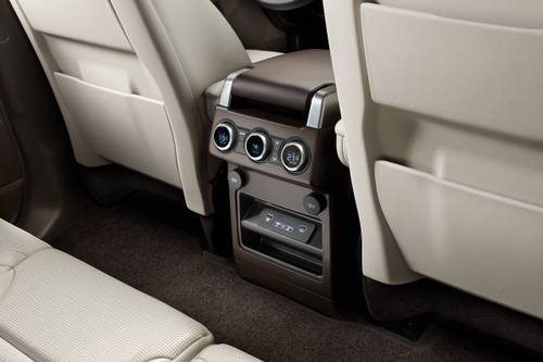 Land Rover Discovery HSE Luxury Td6 4dr SUV Interior Detail