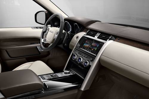 Land Rover Discovery HSE Luxury Td6 4dr SUV Interior